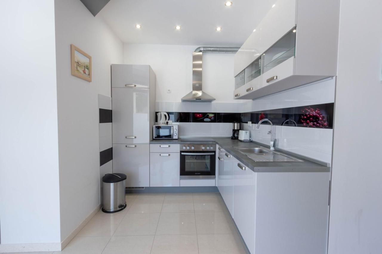 Apartman Dora Podstrana Exterior photo